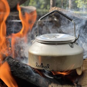 Lemmel – Svärtan – Kaffepanna med läderfodral